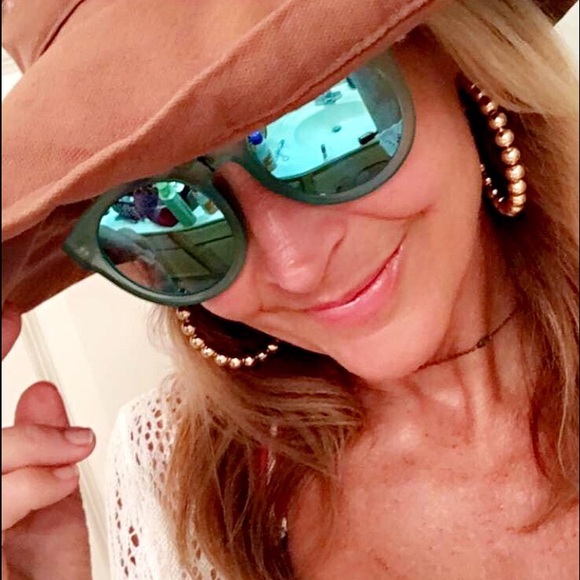 Meet your Posher, Katrina - Picture 2 of 2